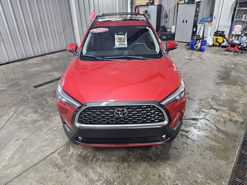 Certified 2024 Toyota Corolla Cross XLE image 12