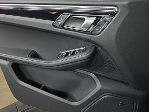 Certified 2026 Porsche Macan AWD/4WD image 22
