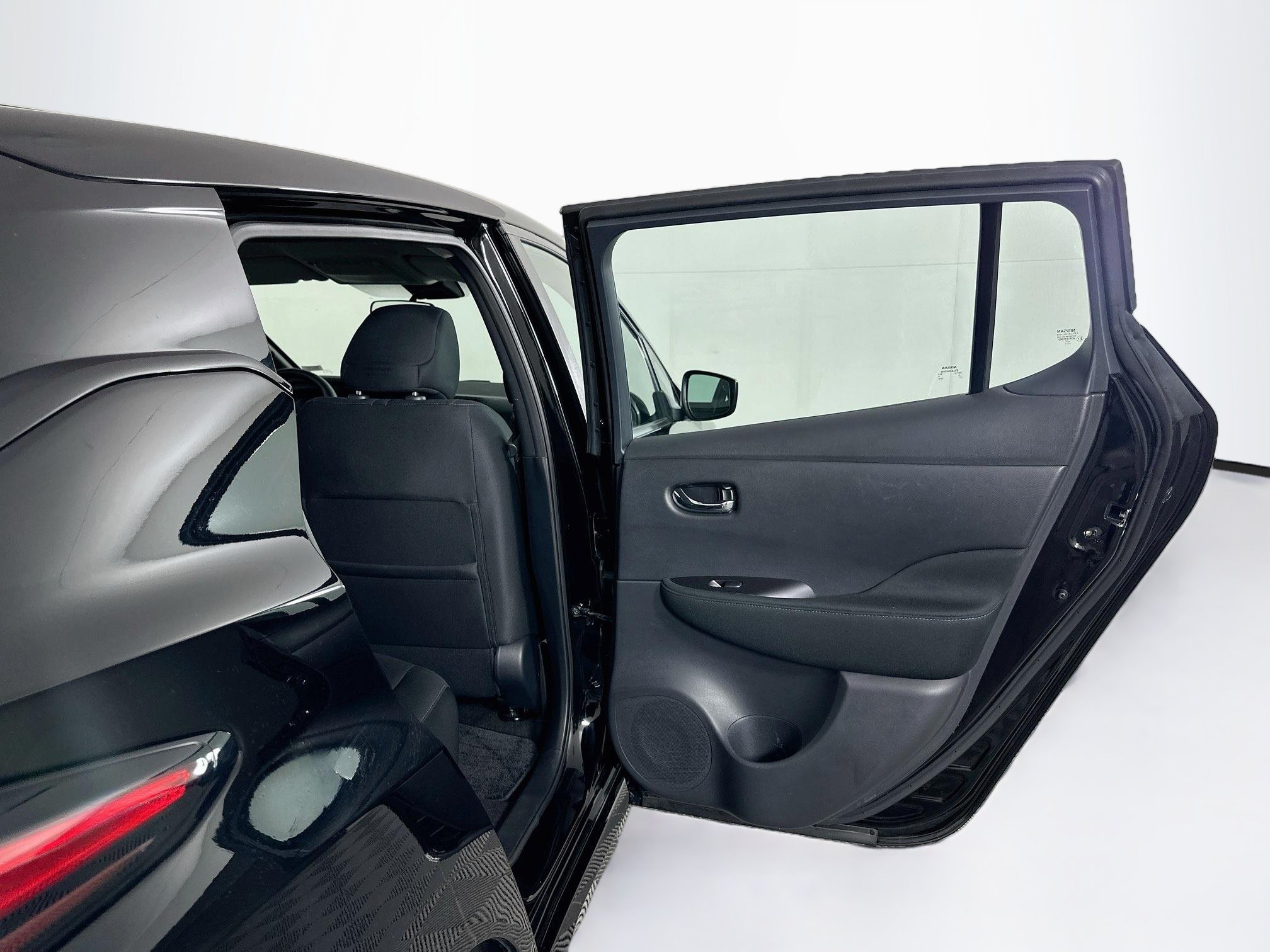 Used 2025 Nissan Leaf S FWD image 28