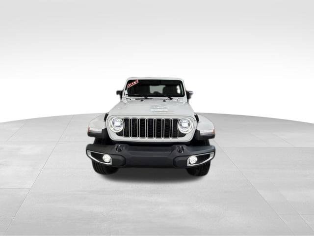 New 2026 Jeep Wrangler Unlimited Sahara AWD/4WD image 3