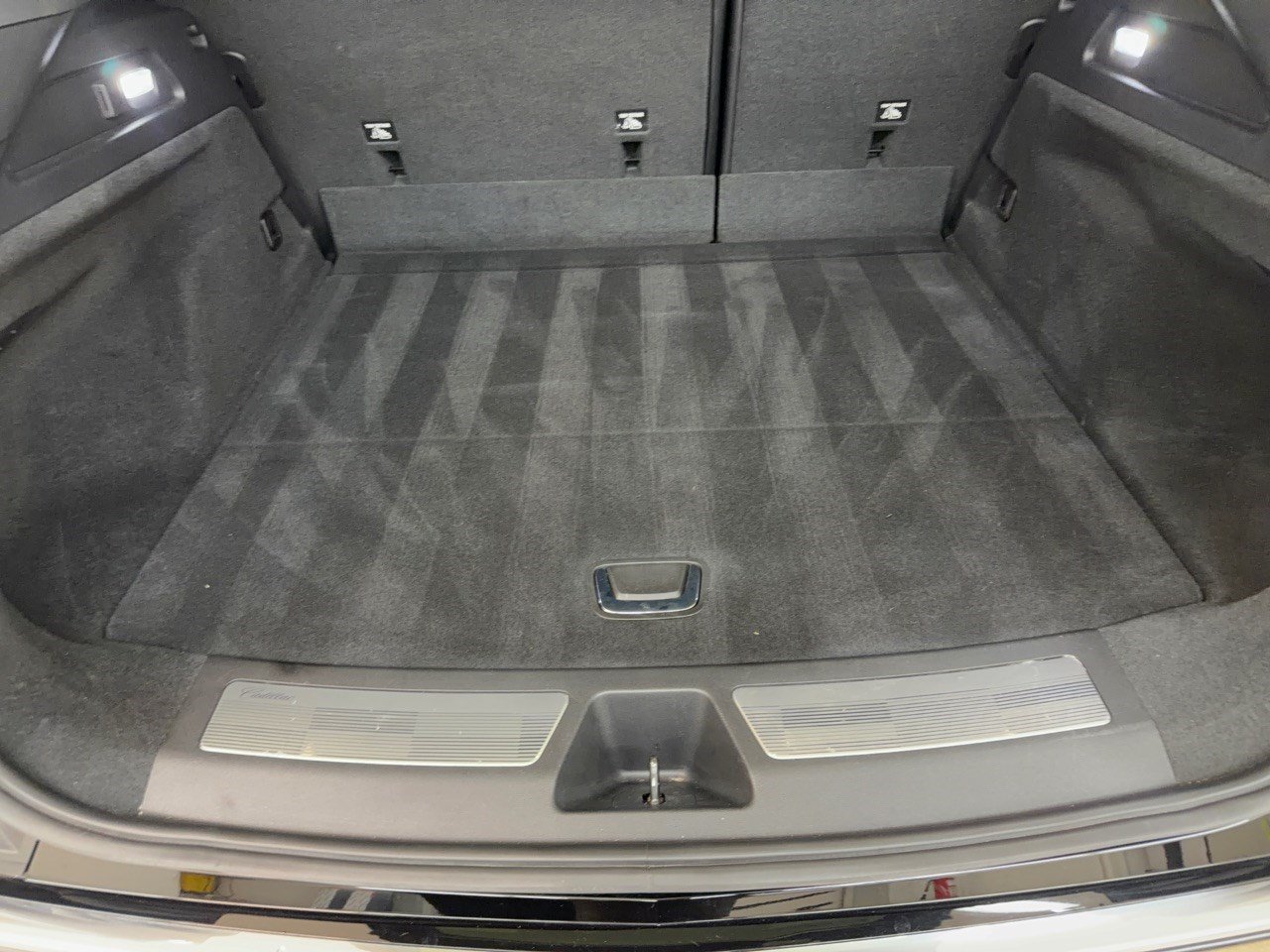 Used 2024 Cadillac Lyriq Luxury RWD image 28