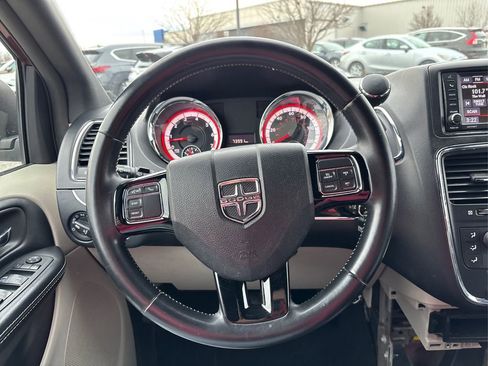 Used 2019 Dodge Grand Caravan SXT image 20