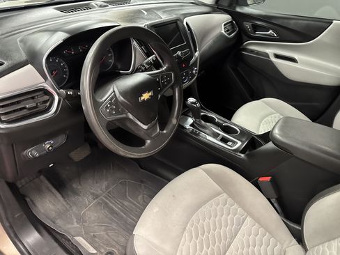 Used 2019 Chevrolet Equinox LS w/ LPO, Floor Liner Package FWD image 9