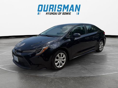 Used 2024 Toyota Corolla LE FWD image 2