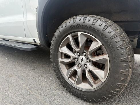 Used 2019 Chevrolet Silverado 1500 RST w/ True North Edition AWD/4WD image 13