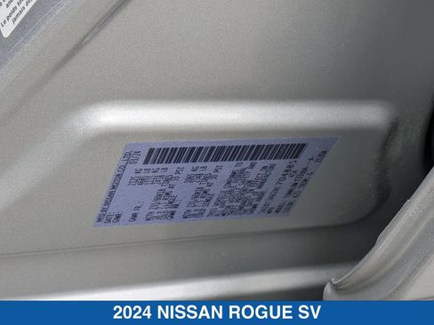 Used 2024 Nissan Rogue SV AWD/4WD image 38