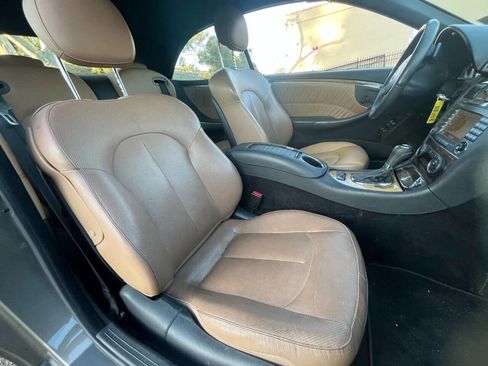 Used 2009 Mercedes-Benz CLK 550 Cabriolet image 11