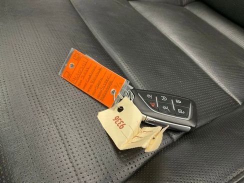 Used 2021 Cadillac Escalade Sport w/ LPO, ONYX Package image 45