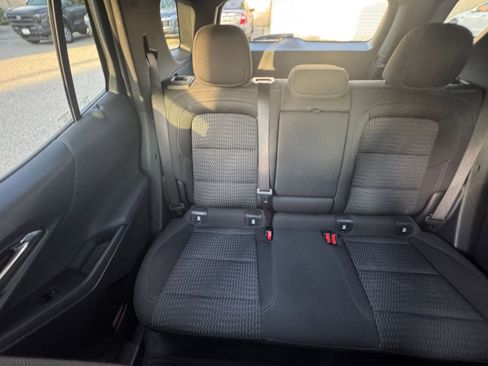 Used 2025 Chevrolet Equinox LT image 38