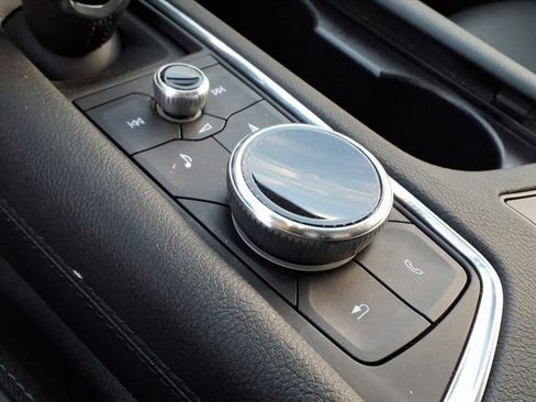 Used 2025 Cadillac XT6 Premium Luxury image 16