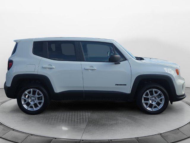 Used 2023 Jeep Renegade Latitude AWD/4WD image 6