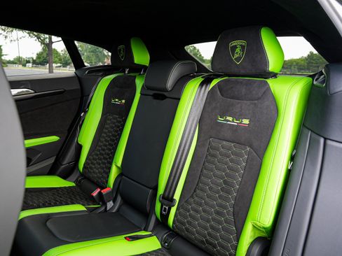 Used 2021 Lamborghini Urus AWD/4WD image 30