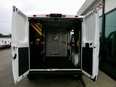 Used 2023 RAM ProMaster 2500 w/ Driver Convenience Group FWD image 7