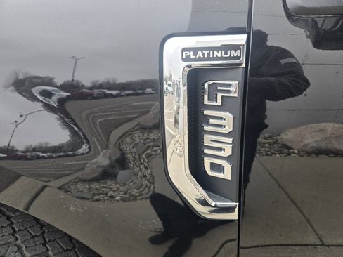 Certified 2019 Ford F350 Platinum w/ Platinum Ultimate Package image 8