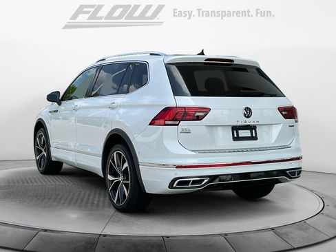 Used 2022 Volkswagen Tiguan SEL R-Line AWD/4WD image 6