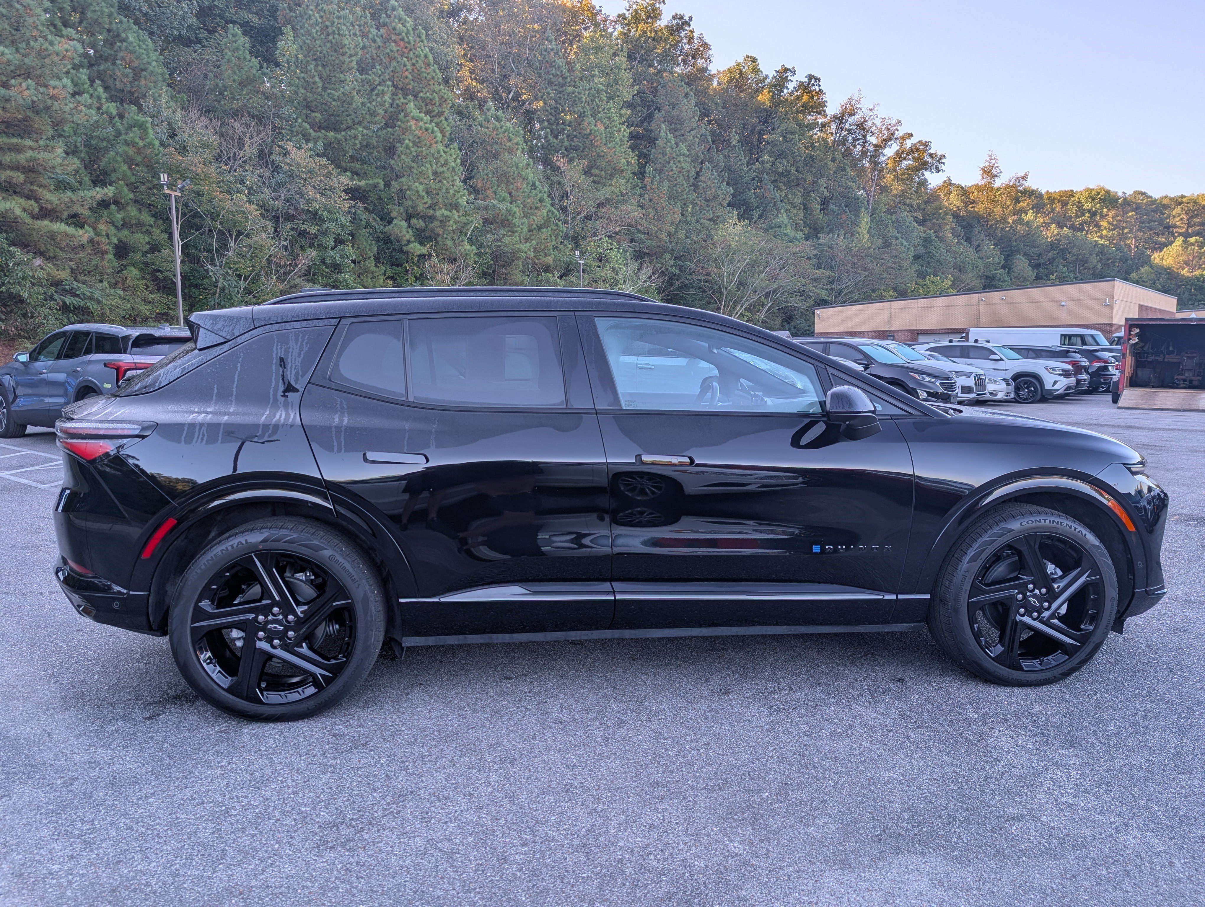 Used 2024 Chevrolet Equinox EV RS FWD image 10