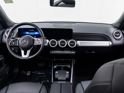 Used 2023 Mercedes-Benz GLB 250 4MATIC image 9
