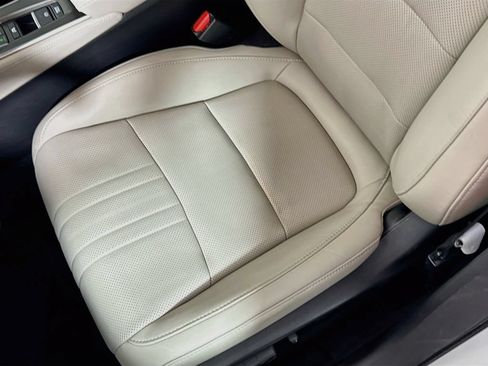 Used 2019 Honda Accord Touring image 18