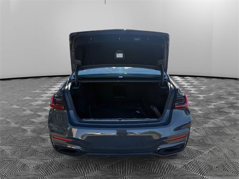 Used 2022 BMW 740i 740i w/ M Sport Package image 9