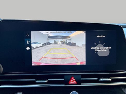 Used 2025 Hyundai Elantra SEL FWD image 29