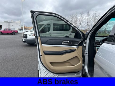 Used 2016 Ford Explorer XLT w/ Equipment Group 201A image 14