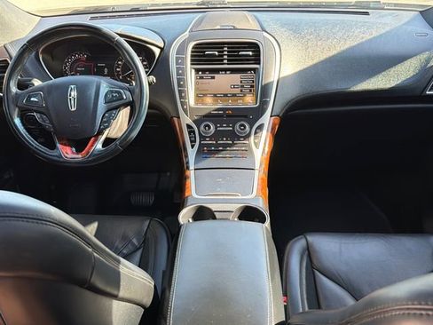 Used 2017 Lincoln MKX Reserve w/ Lincoln MKX Climate Package image 12