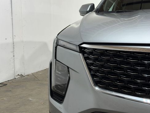 Used 2024 Cadillac XT4 Premium Luxury FWD image 10