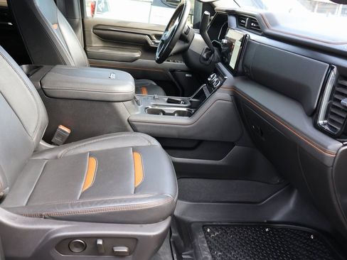 Used 2024 GMC Sierra 2500 AT4 w/ AT4 Premium Plus Package image 12