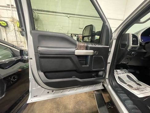 Used 2019 Ford F250 Lariat w/ Lariat Ultimate Package image 30