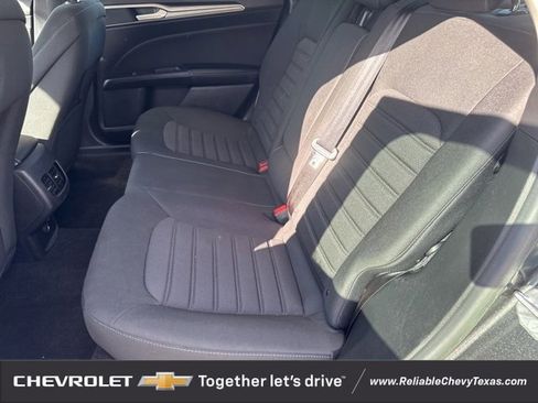 Used 2020 Ford Fusion SE image 12