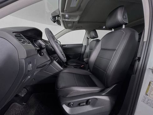 Used 2021 Volkswagen Tiguan SE image 20