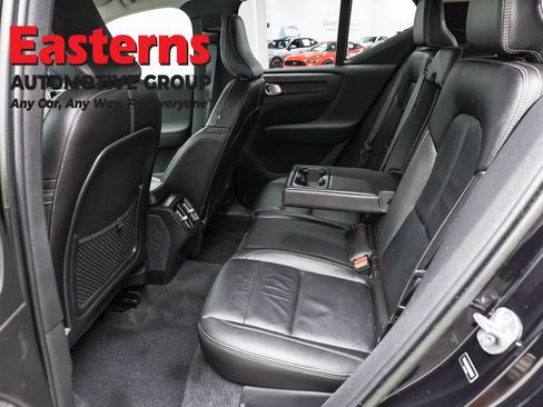 Used 2022 Volvo XC40 T5 Momentum AWD/4WD image 21