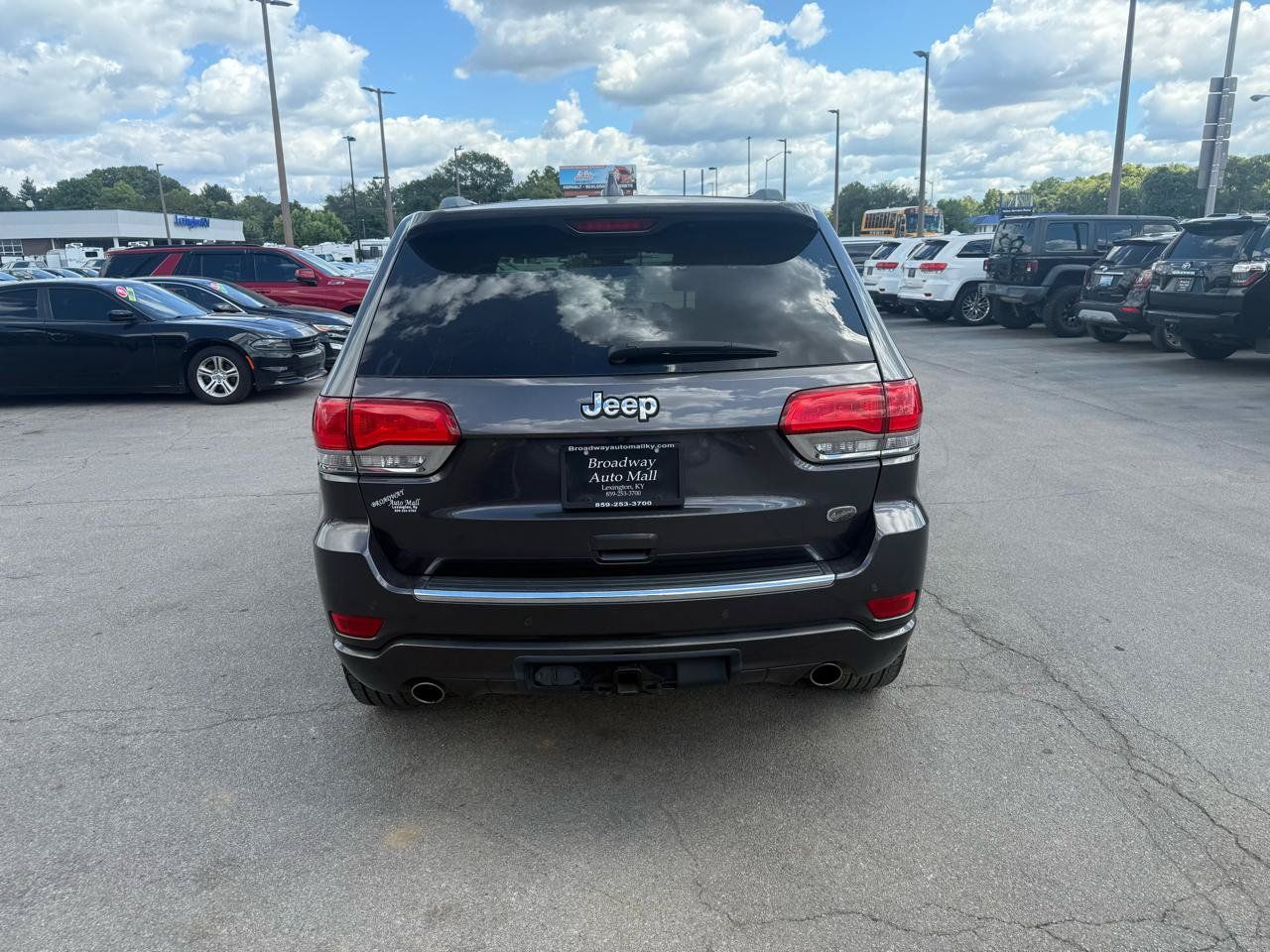 Used 2018 Jeep Grand Cherokee Overland w/ Trailer Tow Group IV RWD image 4