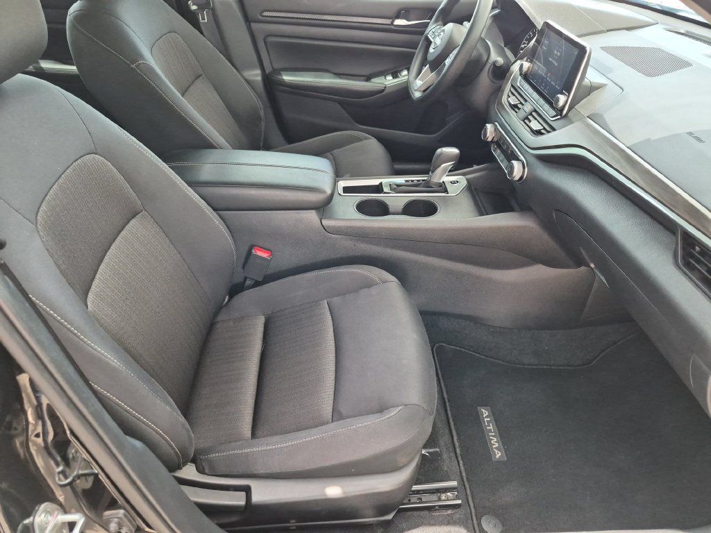 Certified 2025 Nissan Altima 2.5 SV FWD image 37