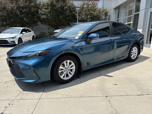 Used 2025 Toyota Camry LE w/ Convenience Package AWD/4WD image 3