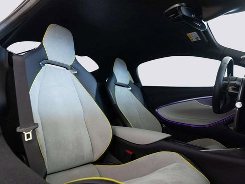 Used 2023 McLaren Artura image 36