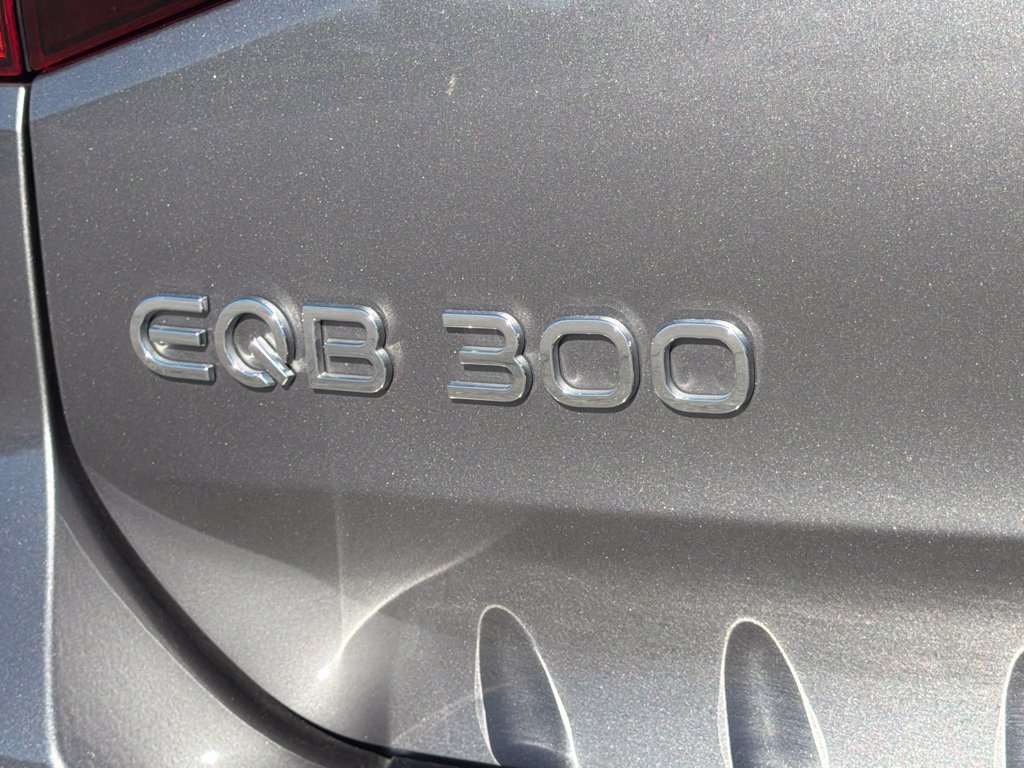 Used 2023 Mercedes-Benz EQB 300 4MATIC image 13