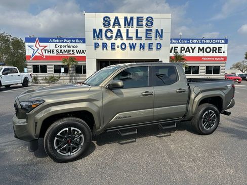 Used 2025 Toyota Tacoma TRD Sport image 1