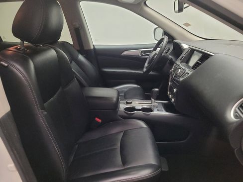 Used 2019 Nissan Pathfinder SL image 21