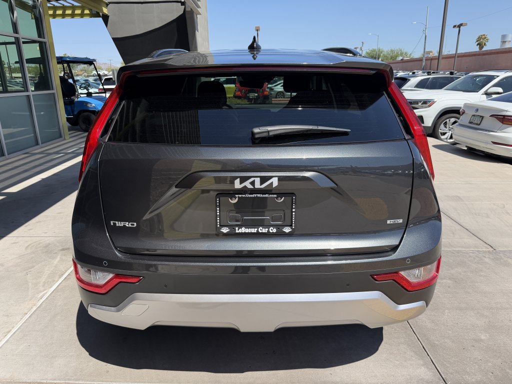 Used 2025 Kia Niro EX FWD image 13
