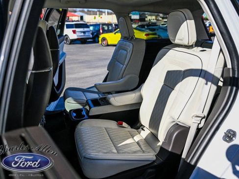 Used 2023 Lincoln Aviator Black Label image 11