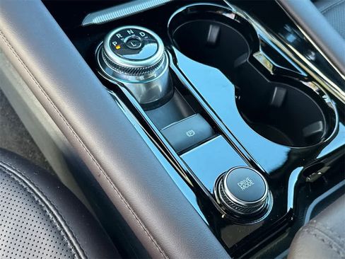 Used 2025 Ford Explorer Platinum w/ Ultimate Package image 33