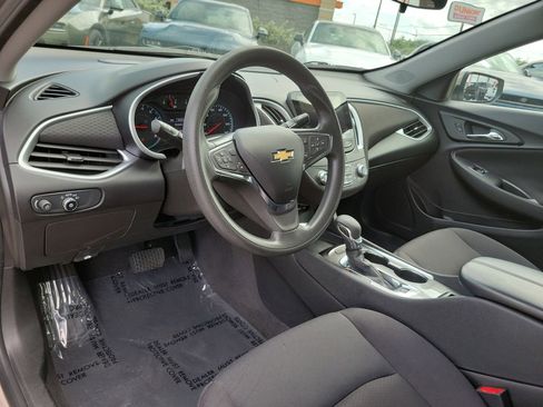 Used 2023 Chevrolet Malibu LT FWD image 9