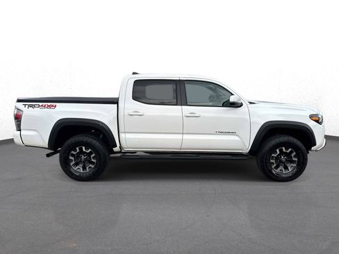 Used 2022 Toyota Tacoma TRD Off-Road w/ Technology Package AWD/4WD image 2
