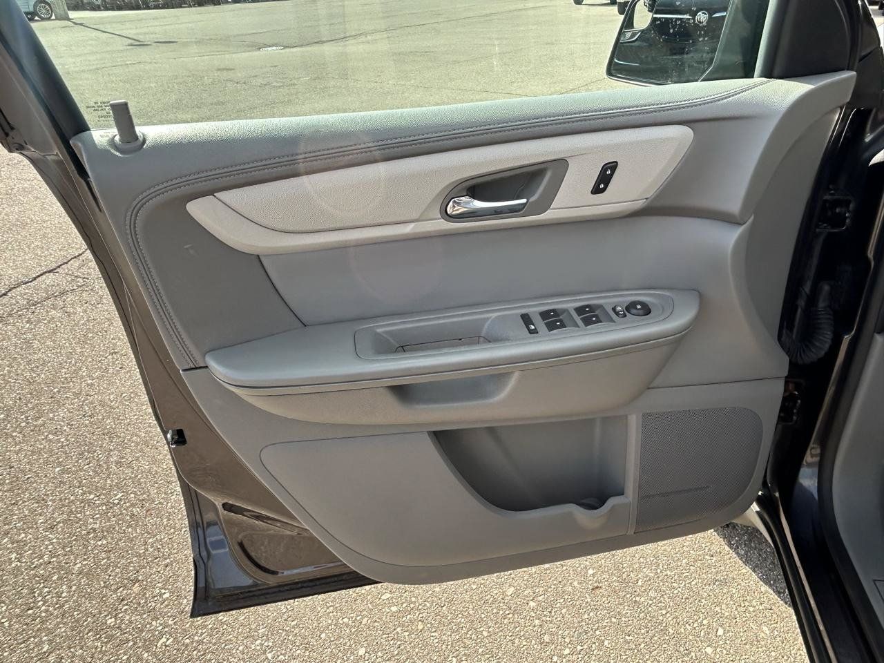 Used 2013 Chevrolet Traverse LS FWD image 15