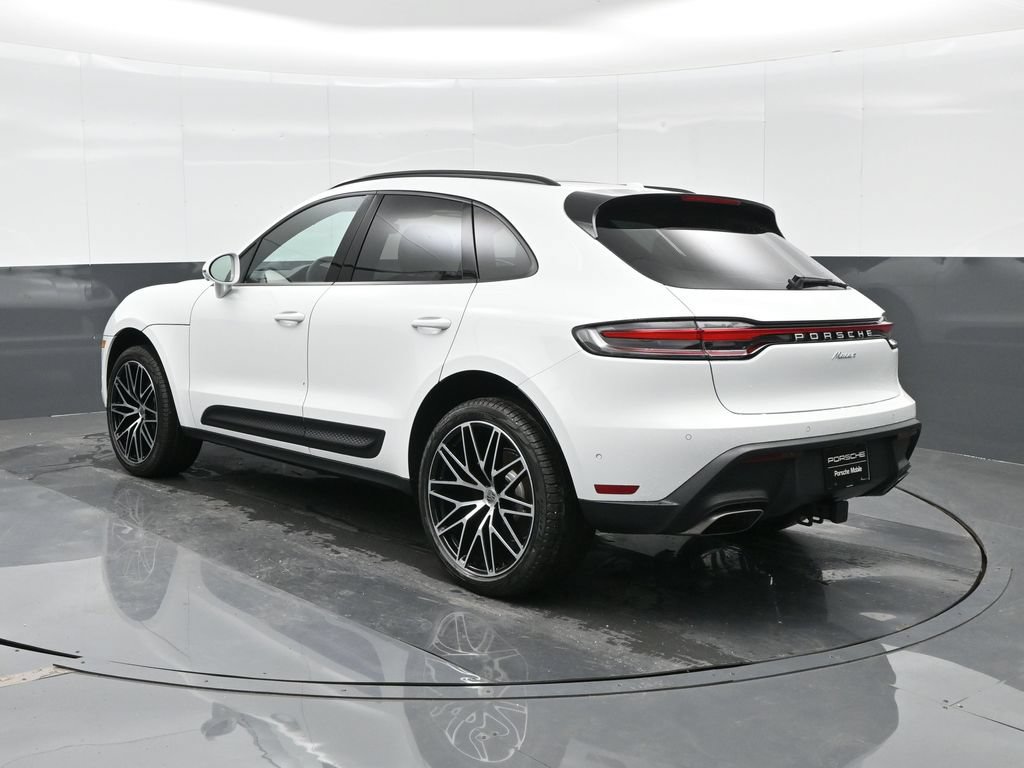 Certified 2026 Porsche Macan AWD/4WD image 3
