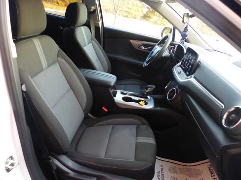 Used 2025 Chevrolet Blazer LT image 43
