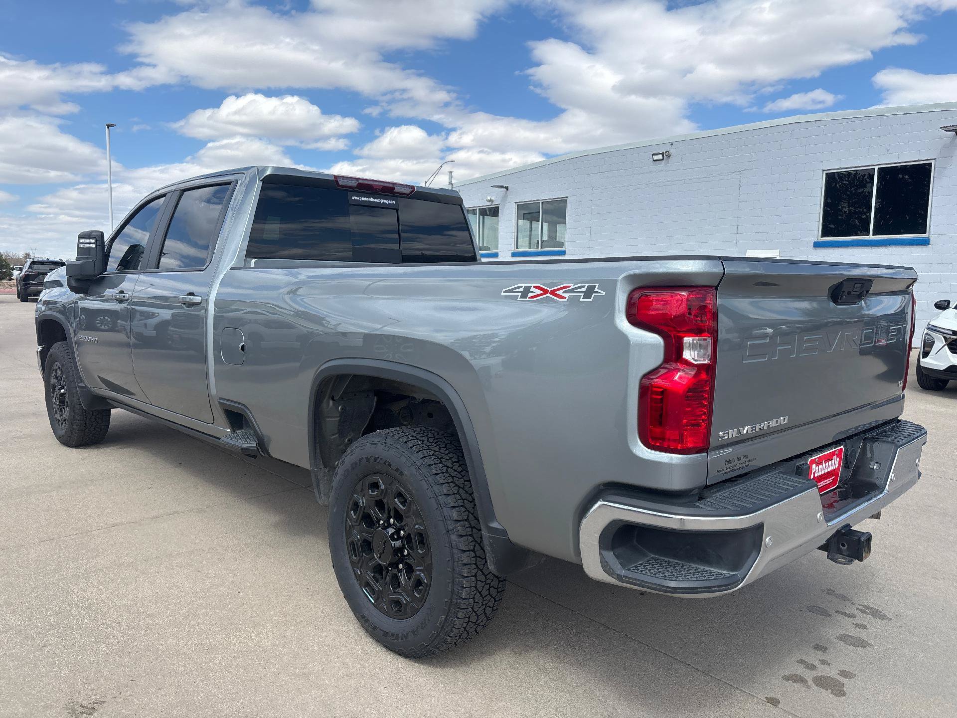 Used 2025 Chevrolet Silverado 2500 LT w/ Safety Package AWD/4WD image 3
