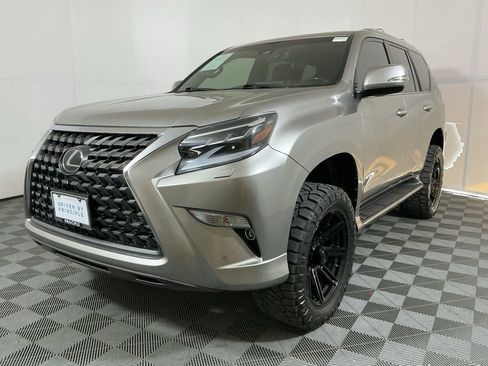Used 2022 Lexus GX 460 Premium image 2