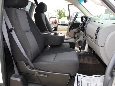 Used 2010 Chevrolet Silverado 1500 LS AWD/4WD image 17